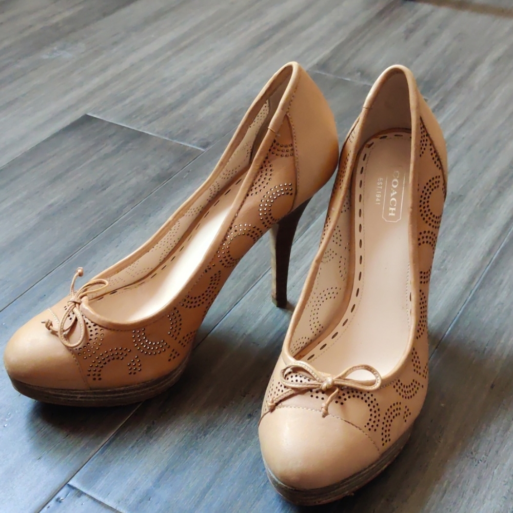 SALE Coach platform pumps